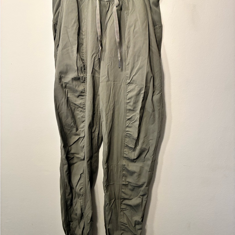 lululemon mid rise full length joggers